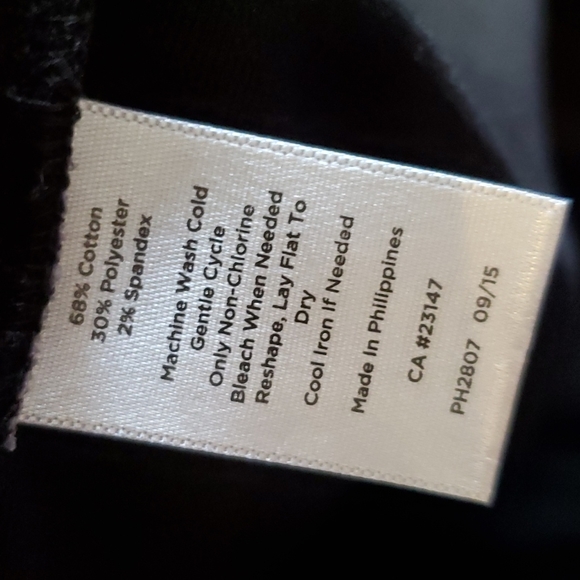 Talbots black 3/4 sleeve button back top XS - Picture 7 of 8